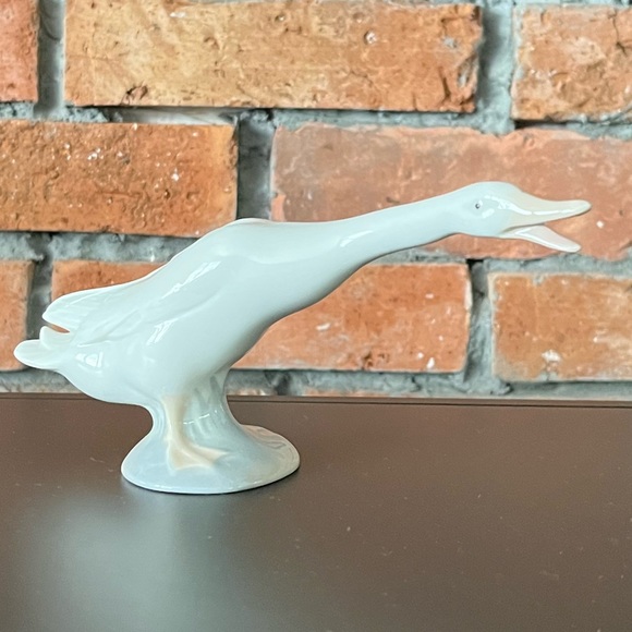 LLADRO Little Duck Quacking (no box) - Picture 1 of 5